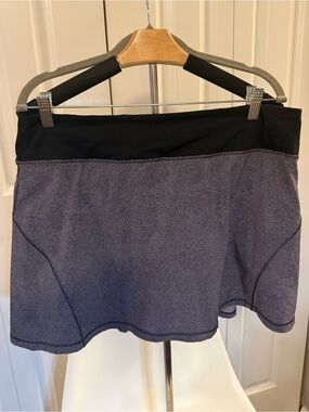 lululemon athletica 10 tall skirt with shorts underneath